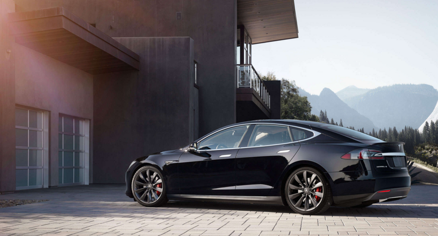 How To Use Tesla S New Summon Mode To Park Itself In Your Garage