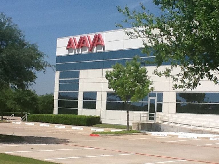 Avaya agrees to sell its networking business to Extreme Networks for