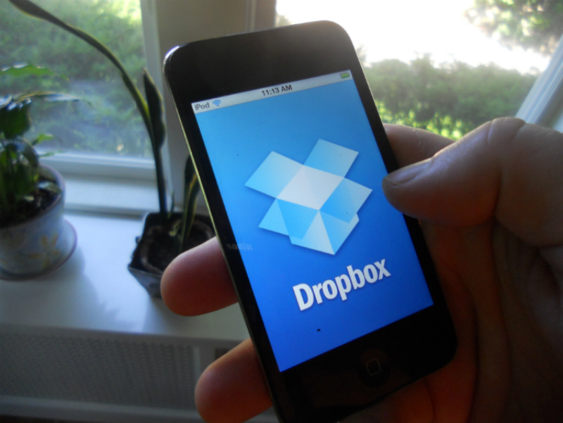 how does dropbox work offline