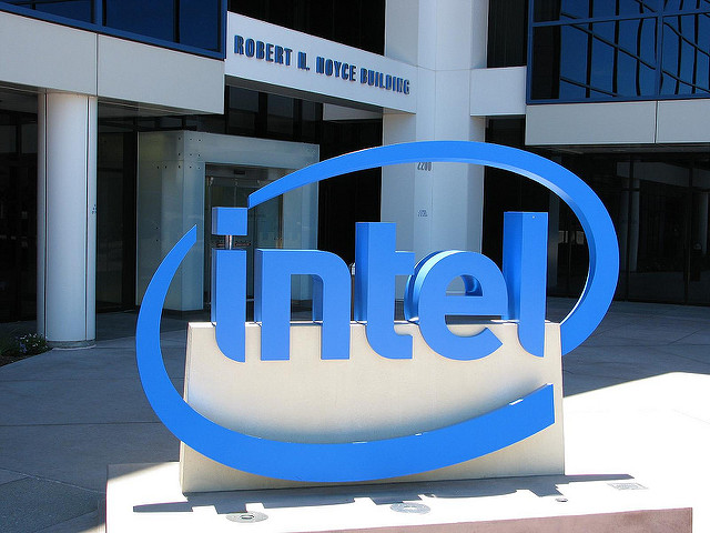 Intel data centre results miss targets as AMD rivalry intensifies
