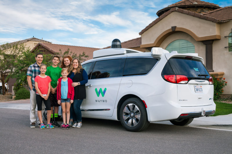 Report: Waymo self-driving cars are having problems turning around corners