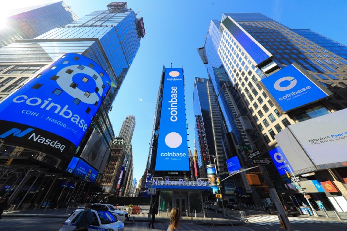 Coinbase Super Bowl QR code ad crashes website, raises security concerns -  SiliconANGLE