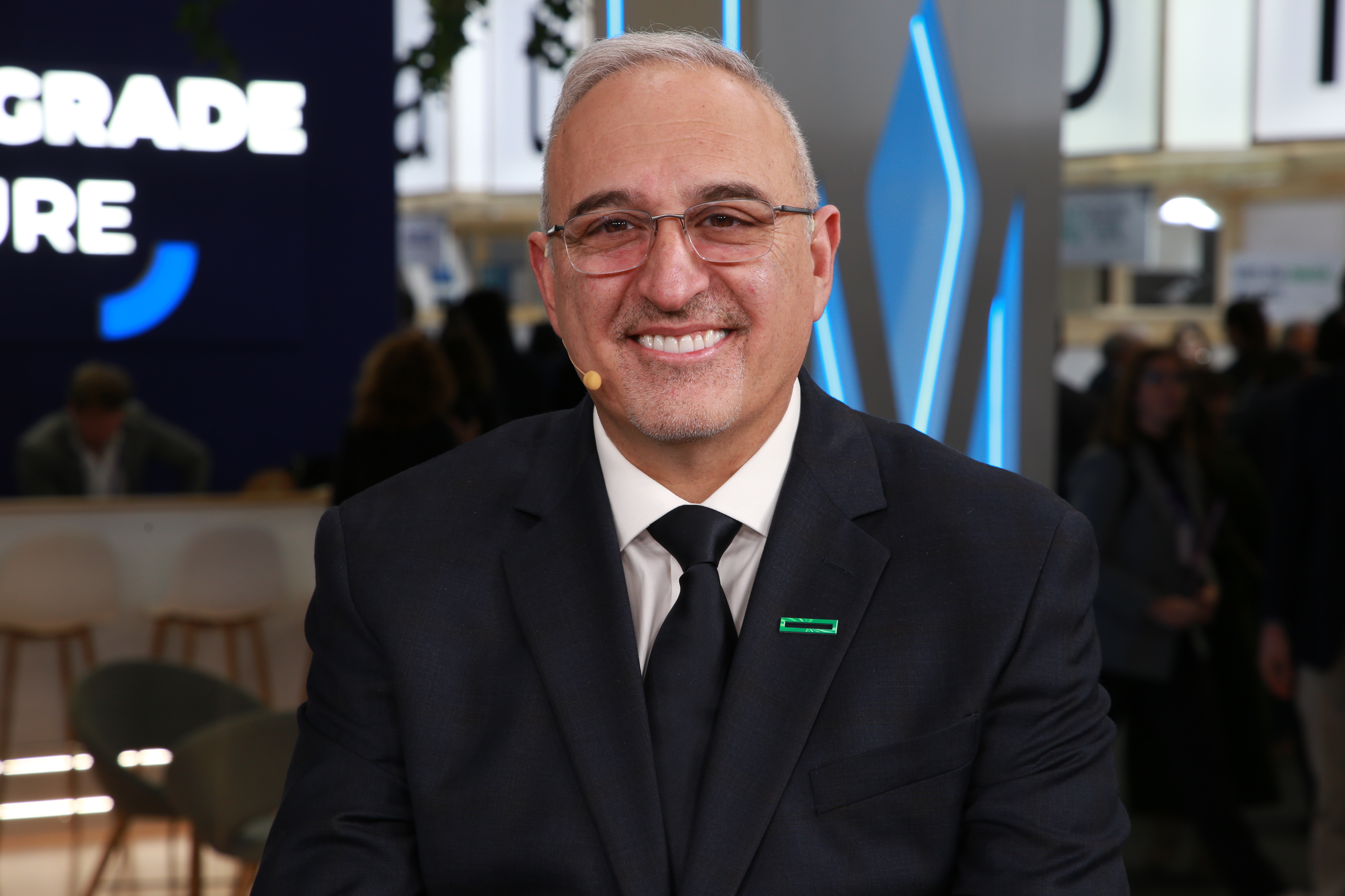 Antonio Neri, president and CEO of HPE talks to theCUBE about AI networking and HPE’s edge-to cloud efforts.