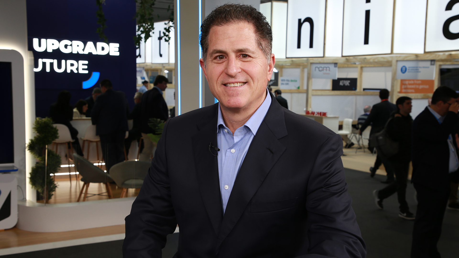 Michael Dell shares insights into the evolving landscape of technology, particularly focusing on the transformative role of AI and cloud computing.