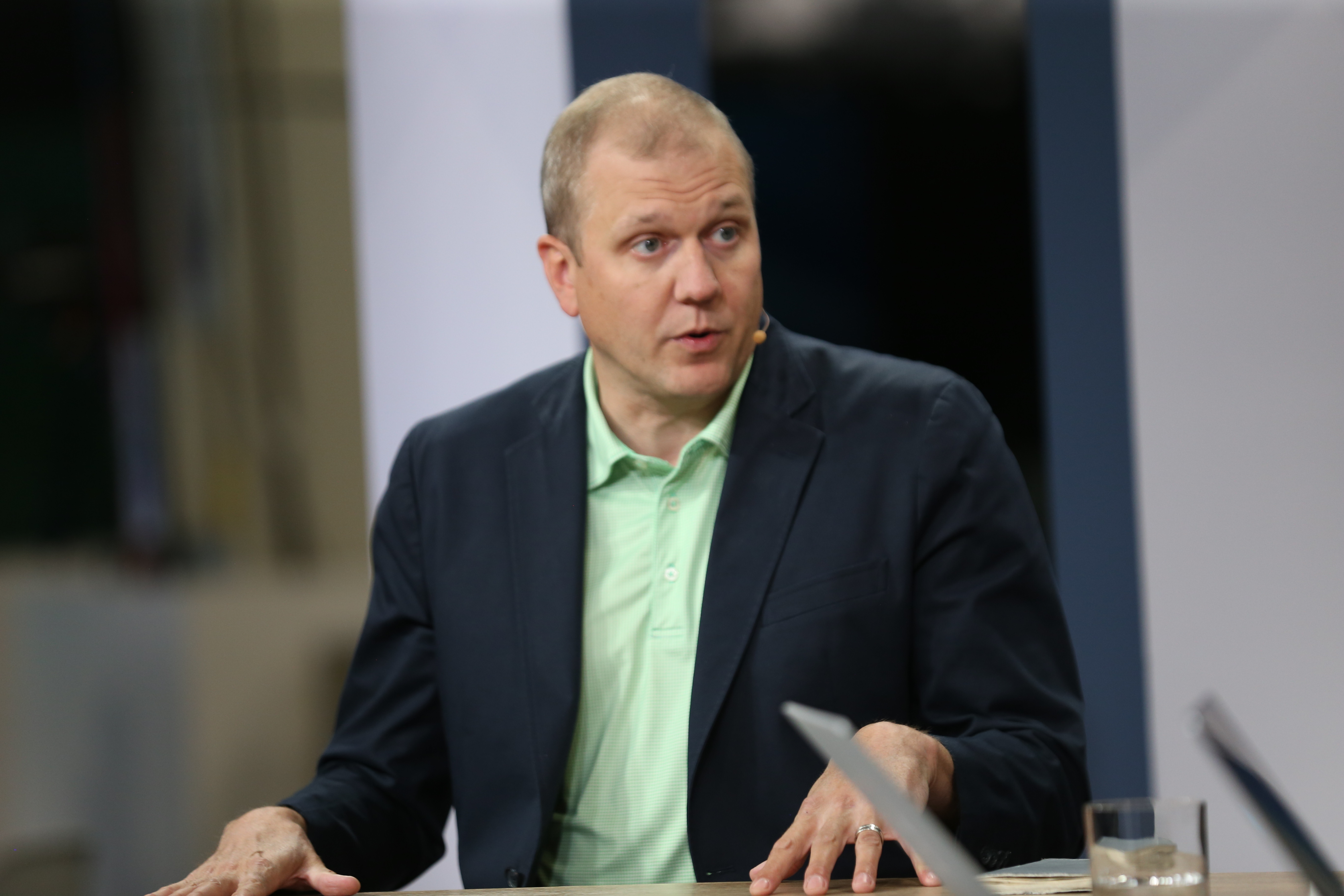Greg Ernst, corporate vice president of sales and marketing and general manager of Americas sales at Intel Corp., talks to theCUBE during HPE Discover 2024 about how Intel is accelerating the AI wave through AI accelerators.
