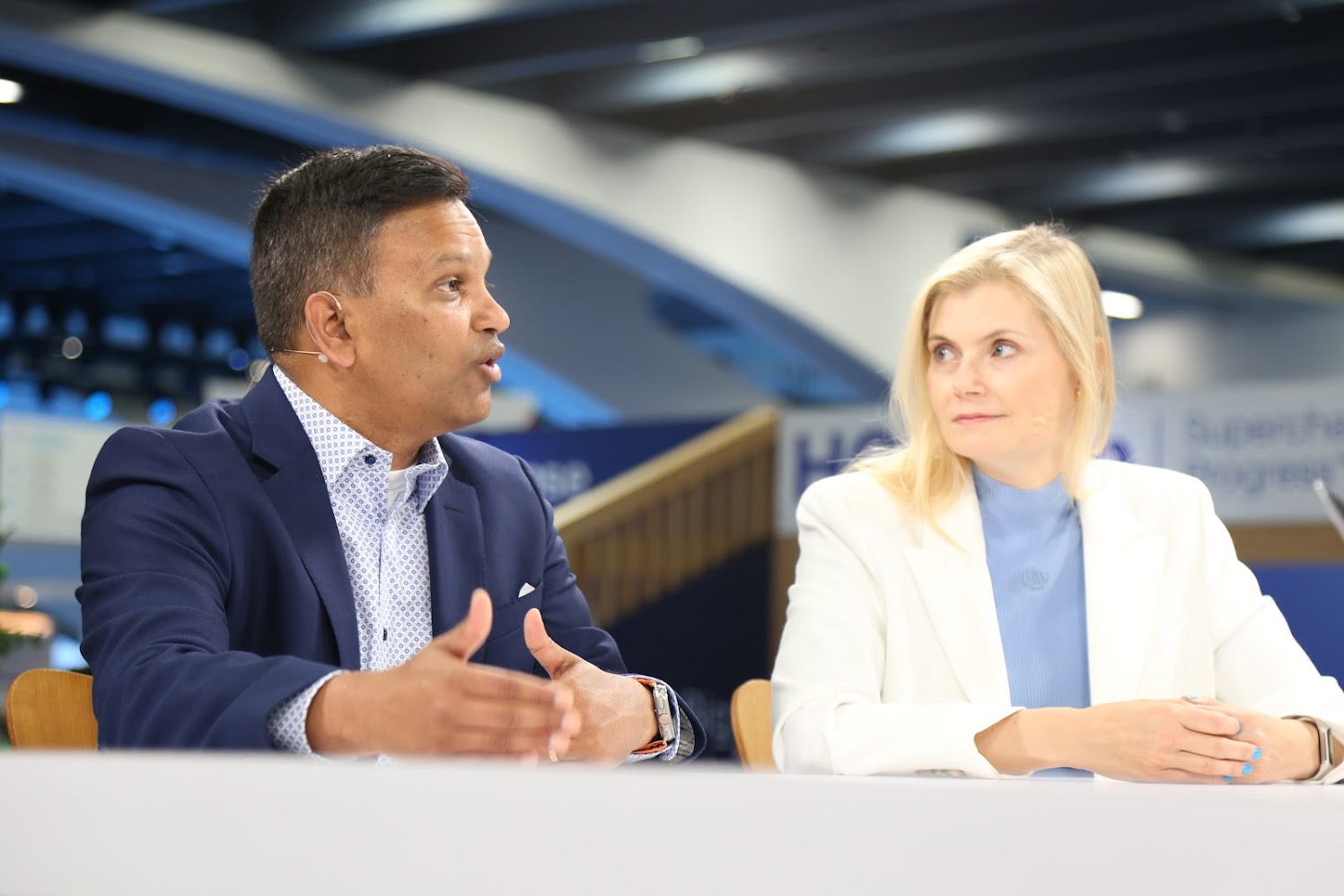 Ravi Kandikonda, senior VP of marketing at Zillow, and Denis Persson, CMO of Snowflake, talk with theCUBE about AI innovation at Data Cloud Summit 2024. Snowflake Inc.