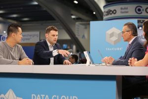 Taylor Brown, co-founder and CEO of Fivetran, and Chris Suen, head of data at Lyra Health, discuss how Iceberg is changing data management with theCUBE.