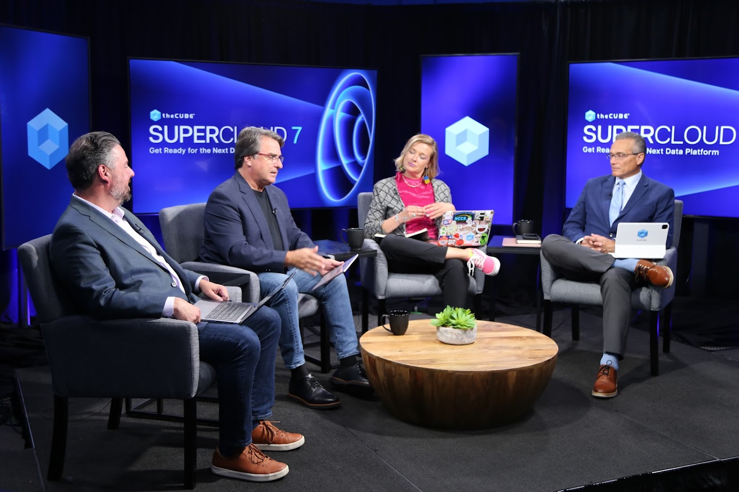 TheCUBE Analysts Rob Strechay, John Furrier, Savannah Peterson, Dave Vellante discuss data governance during Supercloud 7.