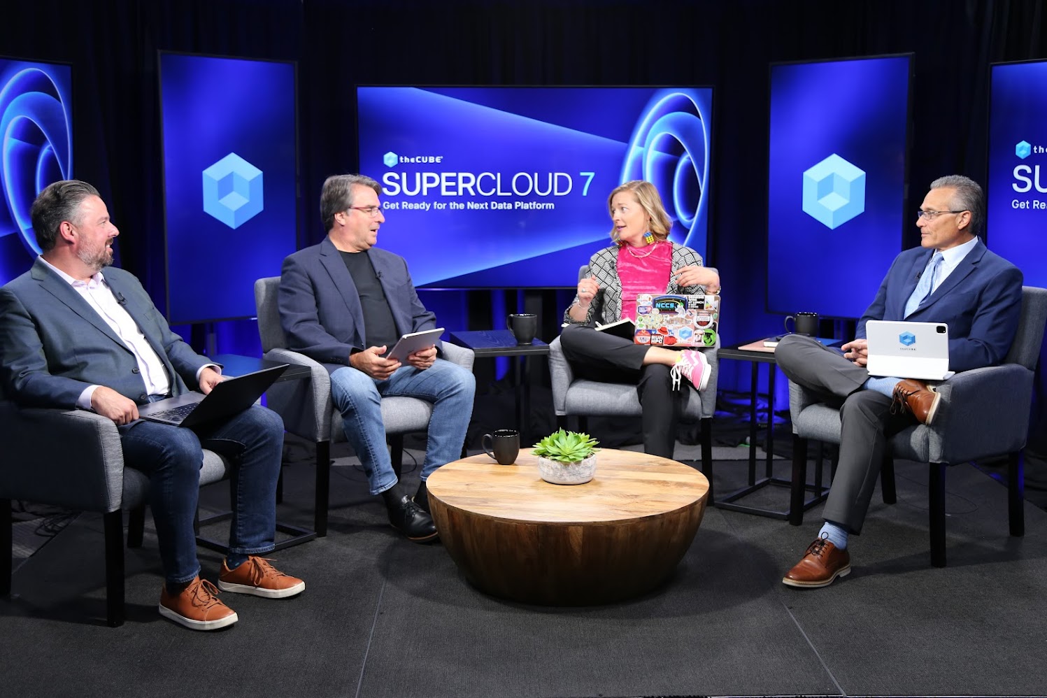 Rob Strechay, John Furrier, Savannnah Peterson and Dave Vellante talk about big data at Supercloud 7.