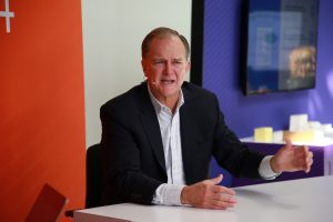 Charles Sansbury, chief executive officer of Cloudera talks with theCUBE about hybrid data management at Cloudera Evolve24.