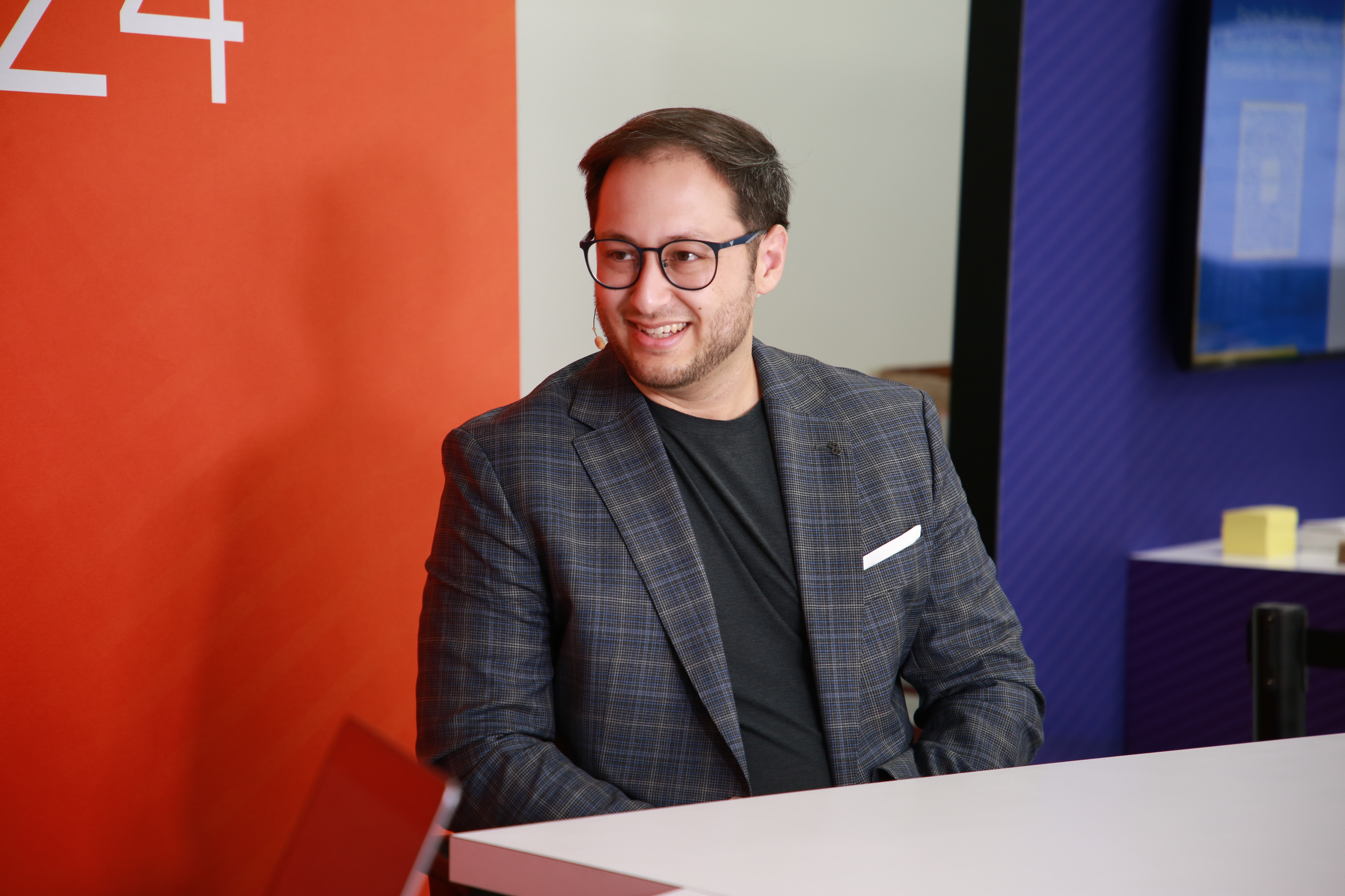 Stephen Horn, staff data engineer with Illumina, talks with theCUBE about data unification solutions during the Cloudera Evolve24 event.