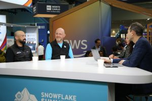 Russell Spitzer, ingénieur logiciel principal chez Snowflake, et Ankit Singh, ingénieur logiciel principal chez Affirm, parle à TheCube de l'évolution de l'industrie fintech - Snowflake Summit 2025.