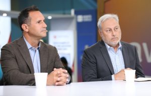 Brad Jones, CISO e vice -presidente de segurança da informação em Snowflake, e Adam Demonaco, Ciso, da Rakuten Rewards, falam sobre a AI Agentic AI com o TheCube na Snowflake Summit 2025.