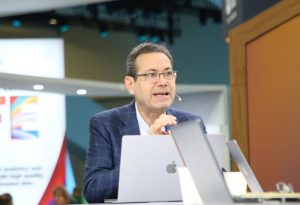 David Vellante and George Gilbert of theCUBE Research talk to theCUBE about data engineering workloads during the day one keynote analysis at Snowflake Summit 2025.