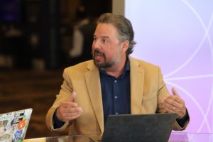 Rob Strechay of theCUBE Research discuss tech stack modernization during the WOW: World of Workato event.
