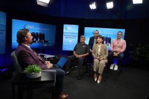Shiva Gurumurthy of AMD, Simon Lightstone of EnterpriseDB, Junxia Zhou of Supermicro, and Sagy Volkov of Lightbits Labs talk with theCUBE about app modernization during the Open Storage Summit.
