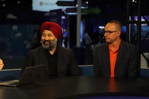 Dilpreet Bindra, senior director of engineering at VMware by Broadcom, and Mark Lewis, vice president of global ISV partnerships at Canonical Ltd., talk with theCUBE about private cloud at VMware Explore – 2025. 