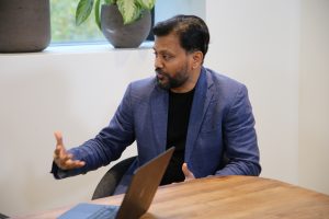 Rishi Singh, vice president and head of cloud and custom applications practice, North Americas, at Capgemini Financial Services, speaks with theCUBE about accelerating enterprise app modernizationin terms of AI and API convergence at Kong API Summit 2025