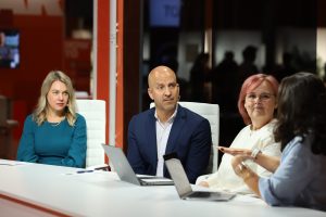 Julie Woods, executive for digital transformation at Allegis; Paul Kistner, global director of business transformation at Allegis; and Maureen Fleming, VP of intelligent process automation at IDC, talk with theCUBE about workflow automation during UiPath Fusion 2025.