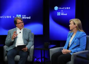 John Furrier, chief executive officer and co-founder of theCUBE, and Leslie Averbeck, director of quality at Cisco Systems Inc., discuss AI-era silicon at theCUBE + NYSE Wired: GSA Series – Women in Leadership event