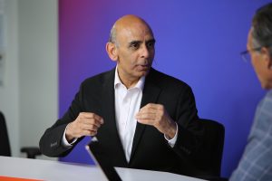 Sanjeev Mohan, industry analyst and principal at SanjMo, talks with theCUBE about AI-ready data architecture during Cloudera EVOLVE25.