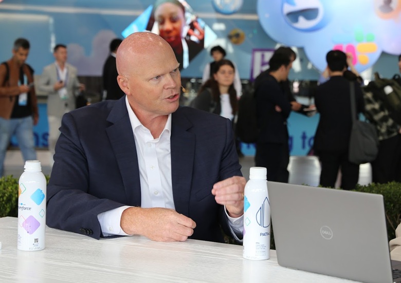 How AI Transformed Smartsheet's Customer Support from Hours to Minutes