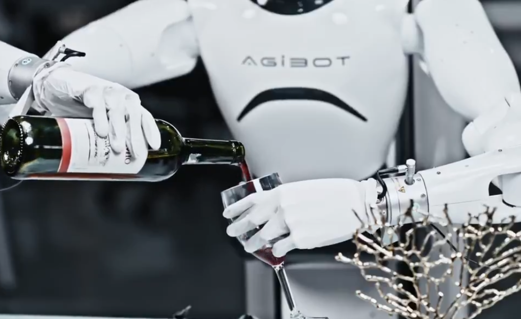 Jeff Bezos-backed Physical Intelligence raises 0M to improve its AI robot brains –  News