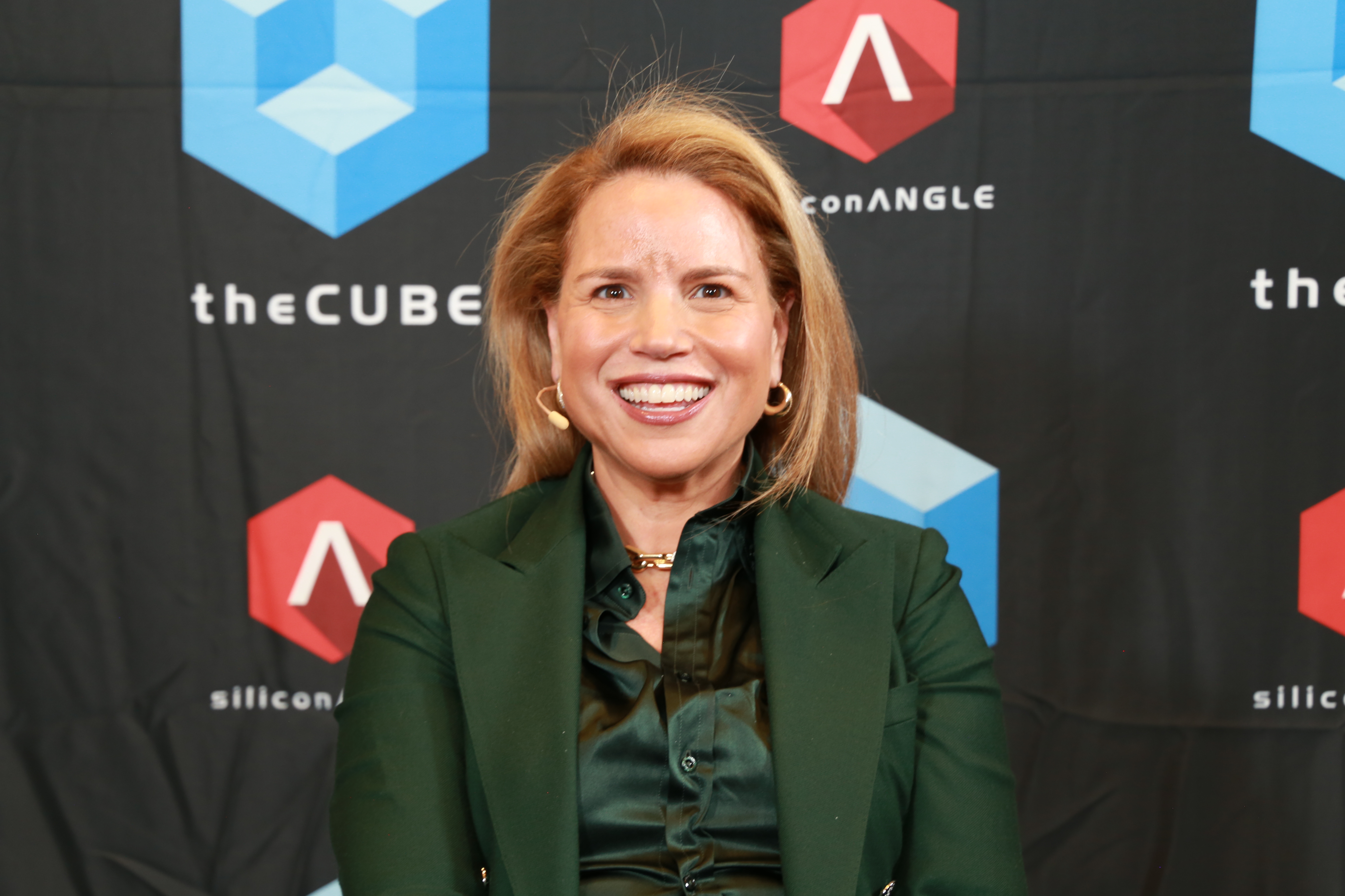 AI-first Observability transforms IT with unified monitoring, autonomous remediation and end-to-end visibility for resilient digital performance.