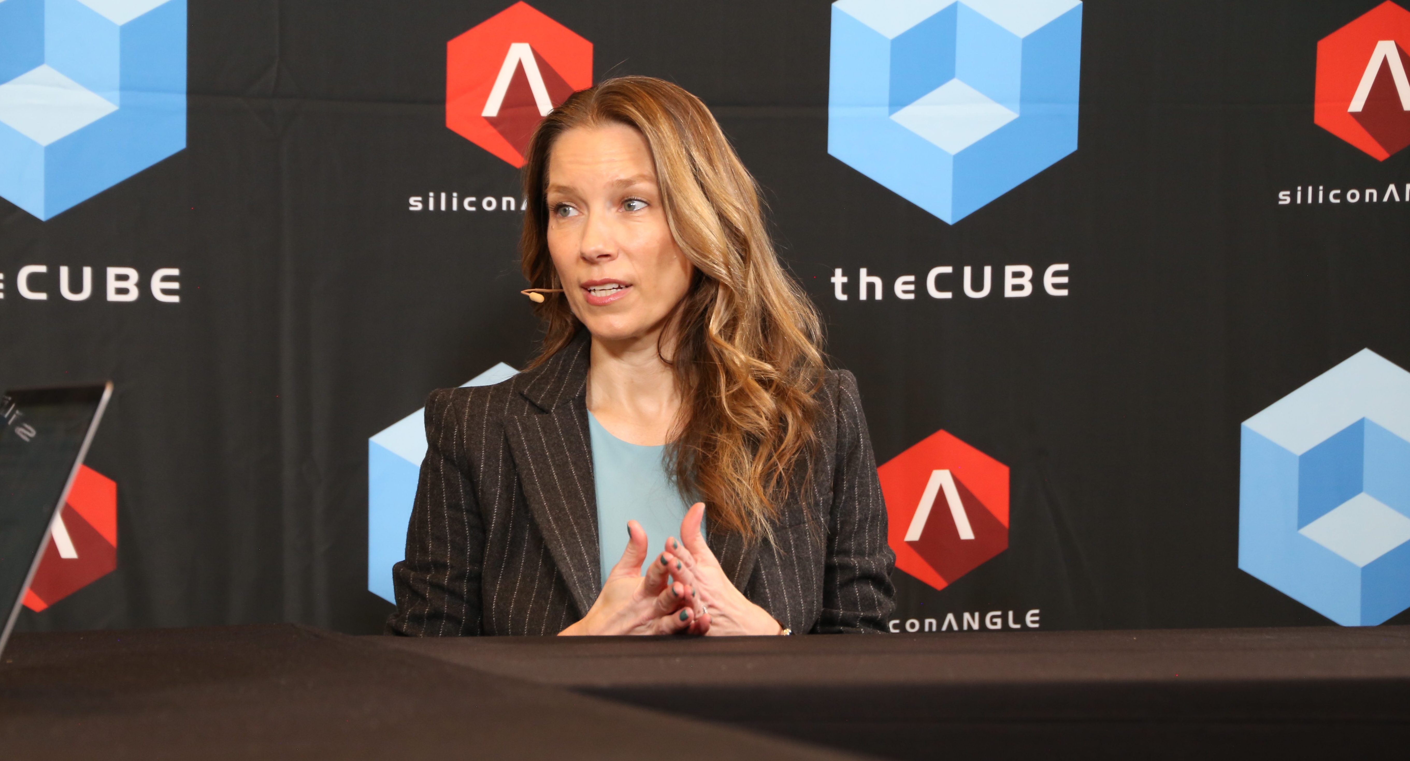 Julie Neumann, chief marketing officer of Honeycomb.io (Hound Technology Inc.), talks with theCUBE about AI-native observability during AWS re:Invent 2025.
