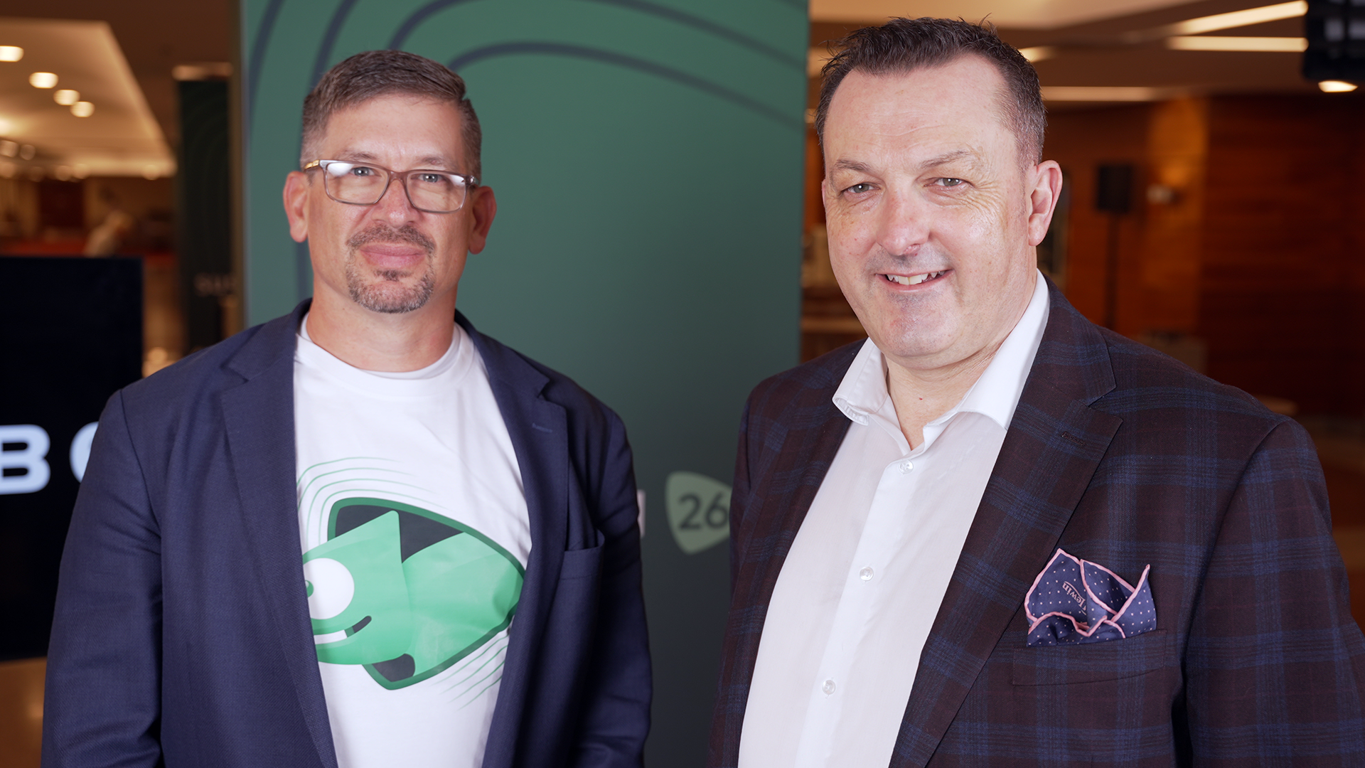 TheCUBE's Paul Nashawaty and Steven Dickens, chief executive officer of HyperFRAME Research discuss multicloud resilience during a keynote analysis at SUSECON 2026.