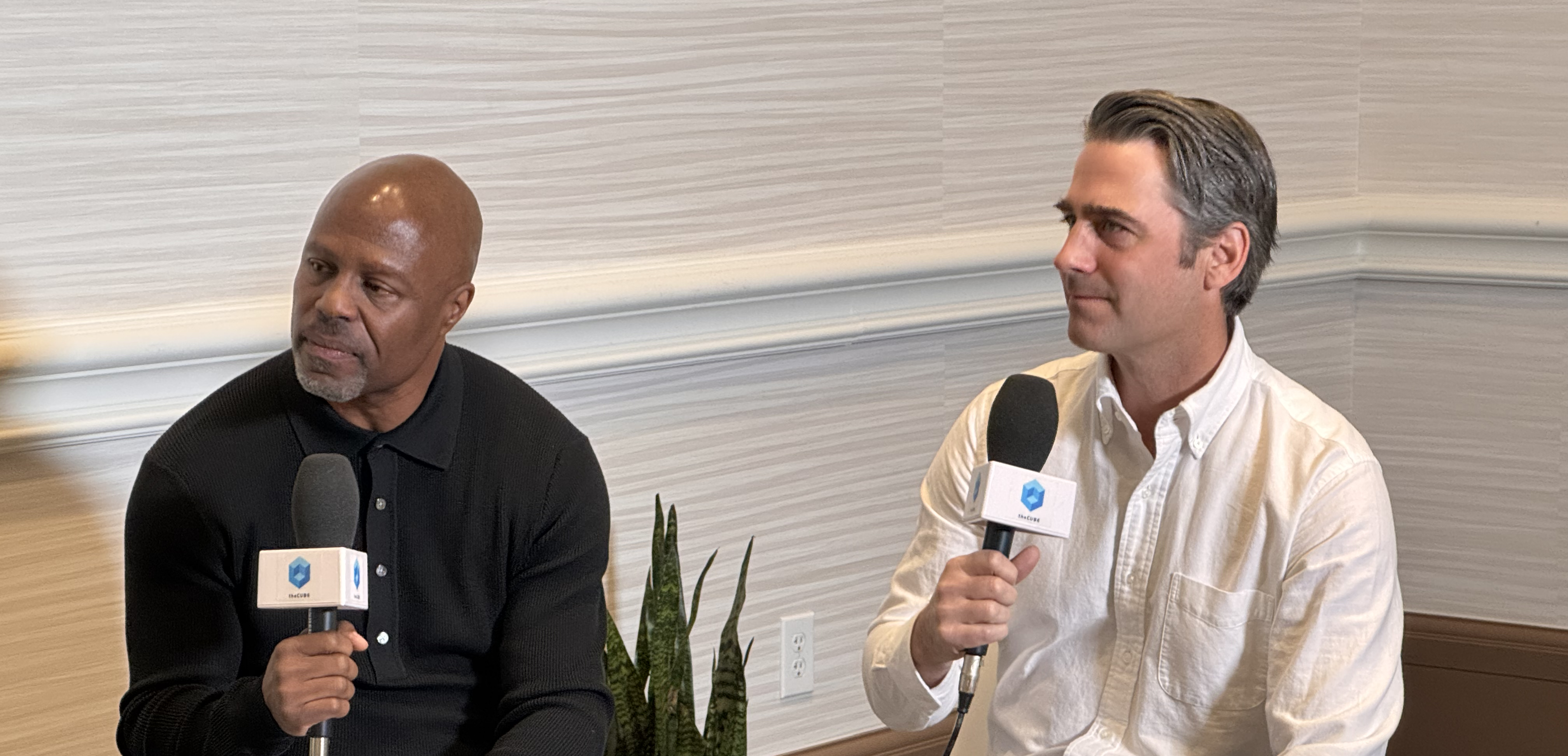 Jim Anderson, VP of the NA partner ecosystem and channels at Google Cloud, and Dan Rosenthal, head of cloud partnerships at Anthropic, talk to theCUBE about the Google-Anthropic partnership. — Google Cloud Next 2026