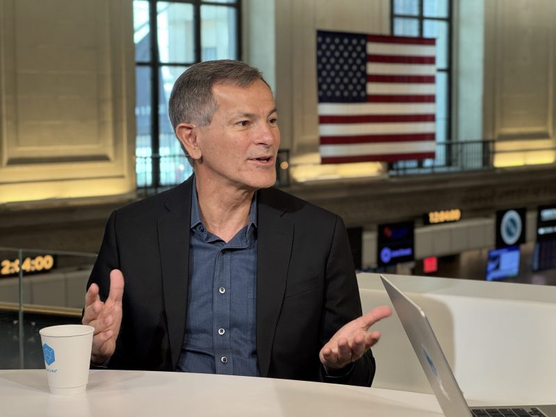 Juan Loaiza, EVP of Oracle AI database technologies at Oracle, talks to theCUBE about AI database convergence. - Oracle Data Deep Dive NYC 2026